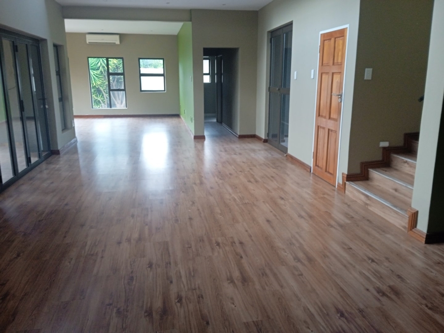 To Let 5 Bedroom Property for Rent in Xanadu North West